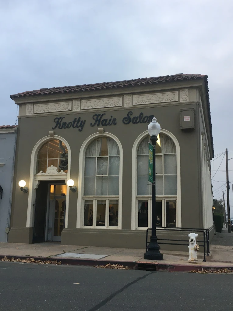 Knotty Hair Suite